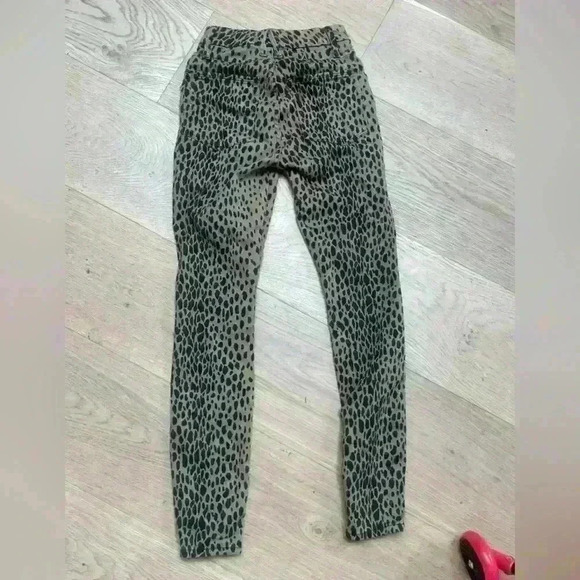 Good American Good Waist High Rise Skinny Leopard Jeans. Size 25 - Picture 8 of 9